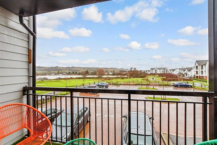 2 Bedroom Flat For Sale In Maycock Place, Hythe, Kent, CT21