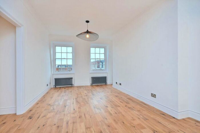 2 Bedroom Apartment To Rent In Eyre Court, Finchley Road, St John's Wood, London, NW8