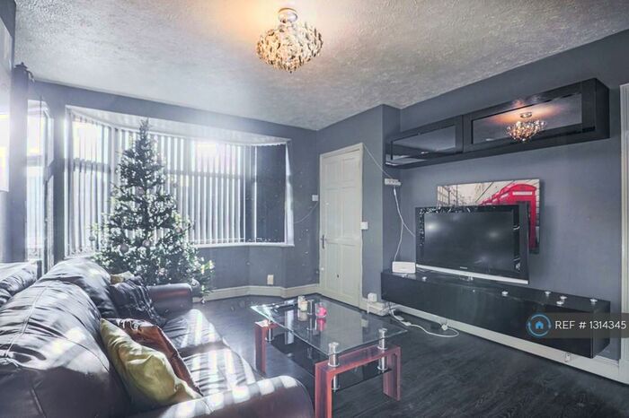 3 Bedroom Semi-Detached House To Rent In Knightthorpe Road, Loughborough, LE11