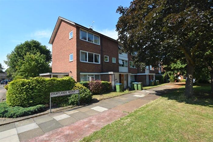 2 Bedroom Maisonette To Rent In Courtlands Avenue, Lee, SE12