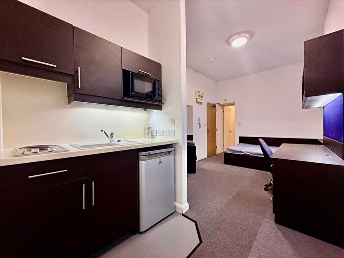 Studio To Rent In The Square - North Road East, PL4