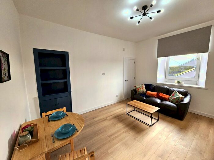 2 Bedroom Flat To Rent In Rosemount Place, Rosemount, Aberdeen, AB25