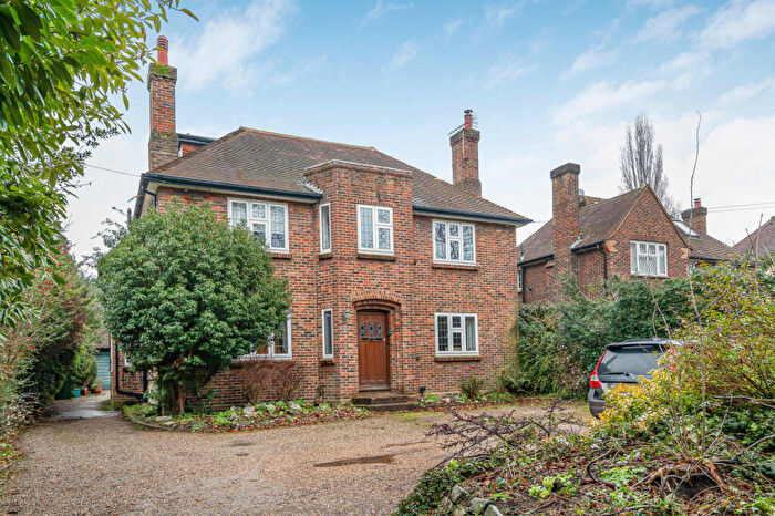 3 Bedroom Apartment For Sale In Ashtead Village, KT21