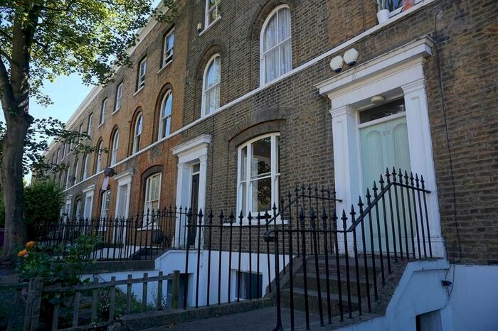 1 Bedroom Flat To Rent In Campbell Road, Bow, Mile End, London, E3