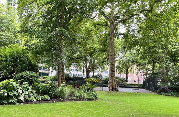 2 Bedroom Flat To Rent In Portman Square, Marylebone, London, W1H