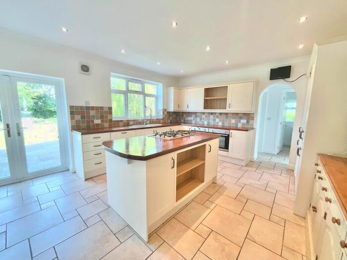 4 Bedroom Detached House For Sale In Chestnut Avenue, Shavington, CW2