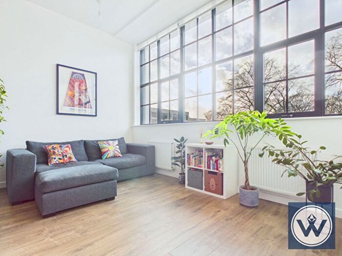 1 Bedroom Flat For Sale In Carnation Gardens, Hayes, UB3