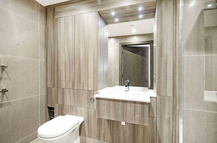 3 Bedroom Flat To Rent In Aerodrome Road, Colindale, London, NW9