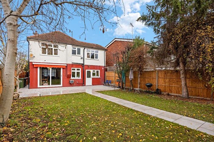 4 Bedroom Detached House For Sale In Staines Road West, Sunbury-On-Thames, TW16