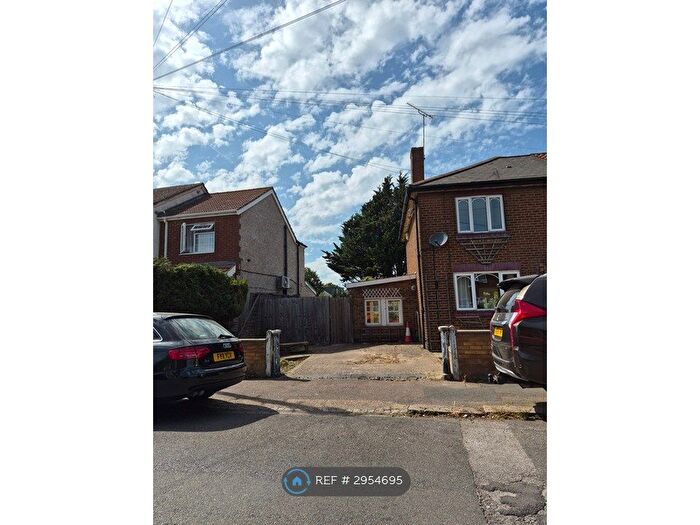 2 Bedroom End Terrace House To Rent In Solway Road South, Luton, LU3