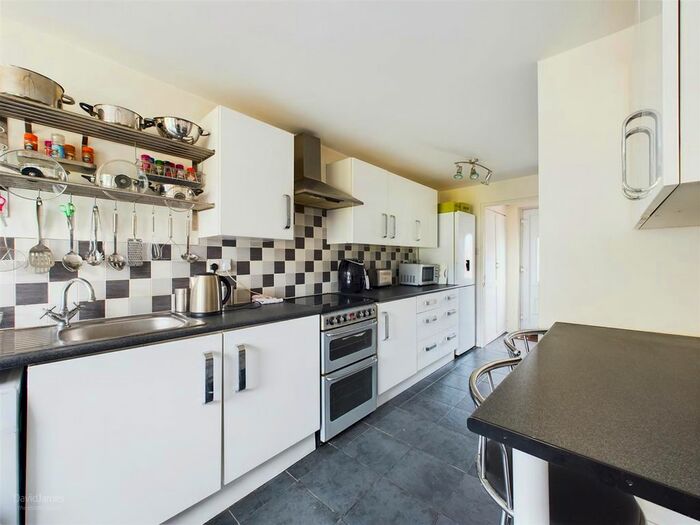 3 Bedroom Terraced House For Sale In Hartcroft Road, Bestwood Park, Nottingham, NG5