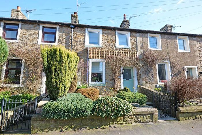 2 Bedroom Cottage For Sale In Main Street, Kelbrook, BB18