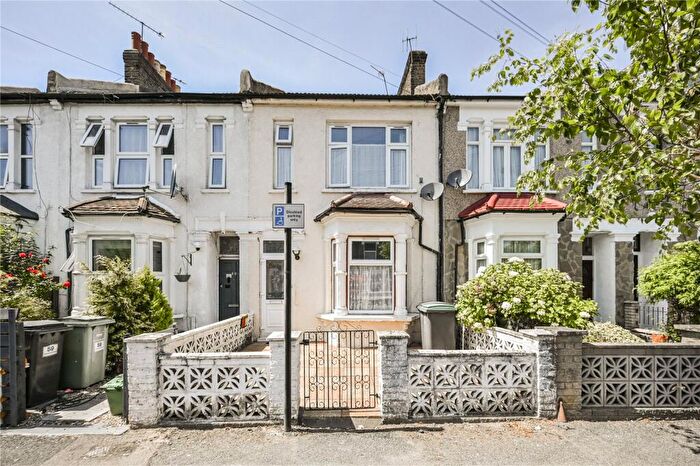 3 Bedroom Terraced House For Sale In Glenwood Road, London, N15