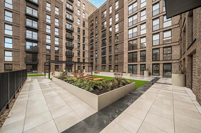 2 Bedroom Apartment For Sale In Ordsall Lane, Salford, M5