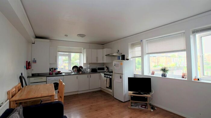 3 Bedroom Flat To Rent In Cricklewood Broadway, London, NW2
