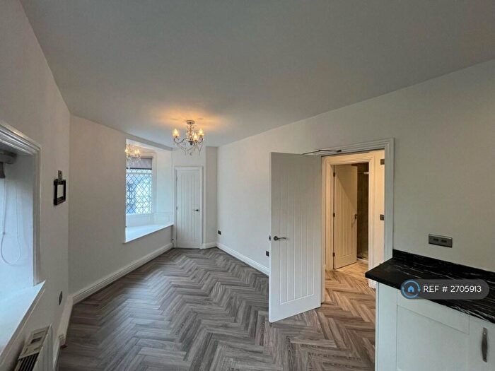 1 Bedroom Flat To Rent In Liverpool, Liverpool, L25