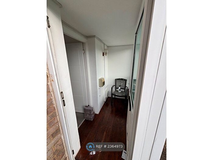 1 Bedroom Maisonette To Rent In Heywood Drive, Luton, LU2