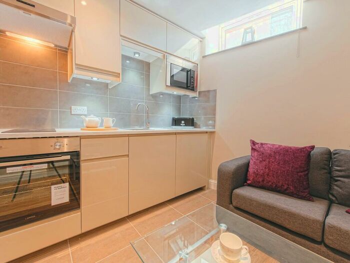 Apartment To Rent In Apt, Eagle House #, M3