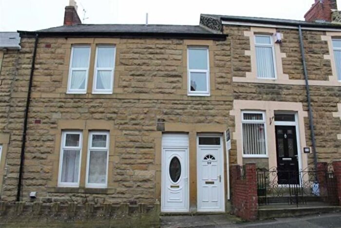 3 Bedroom Flat For Sale In Hewitson Terrace, Gateshead, Tyne And Wear, NE10