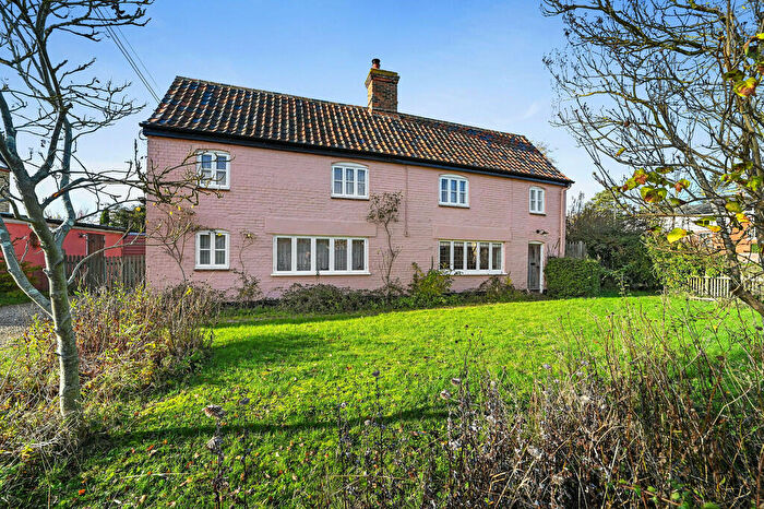 3 Bedroom Detached House For Sale In Gestingthorpe Road, Belchamp Walter, Essex, CO10