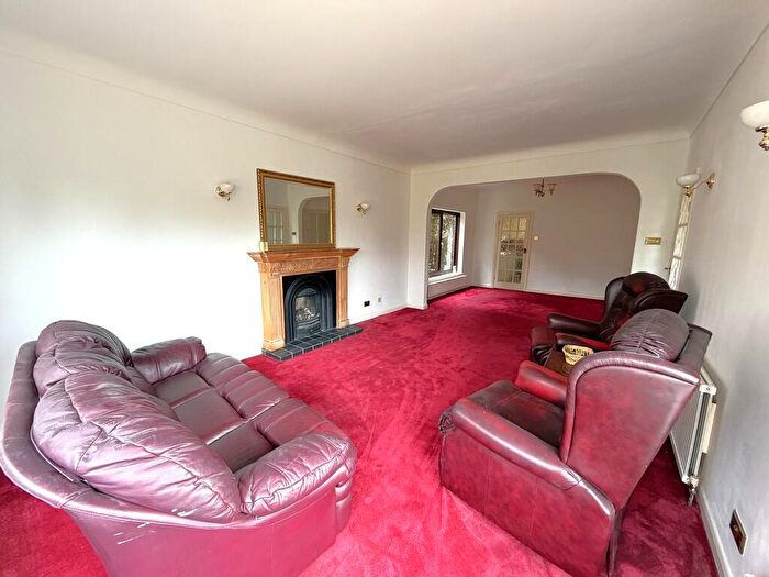 3 Bedroom Detached Bungalow For Sale In Cotton Close, Broadstone, BH18 - Photo 7