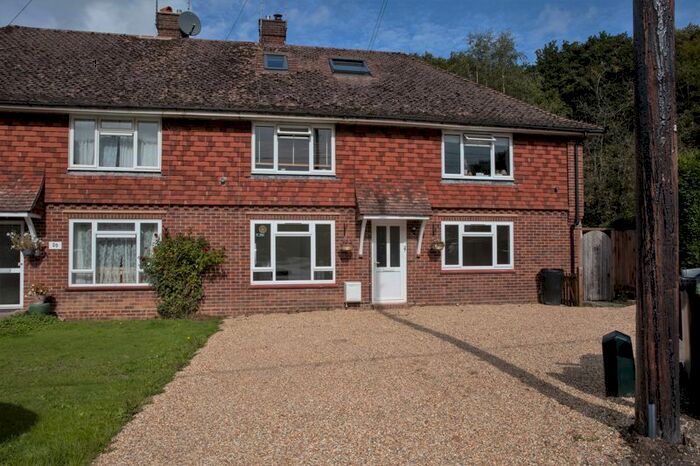 2 Bedroom Flat For Sale In Oakfields, Walliswood, Dorking, RH5