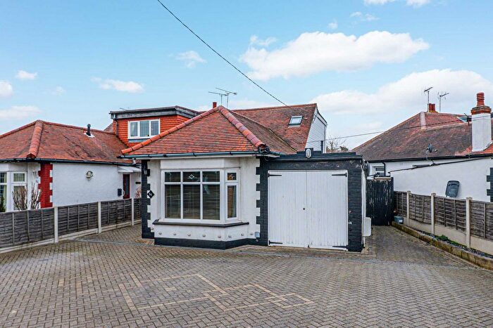 4 Bedroom Semi-Detached Bungalow For Sale In Barling Road, Southend-On-Sea, SS3