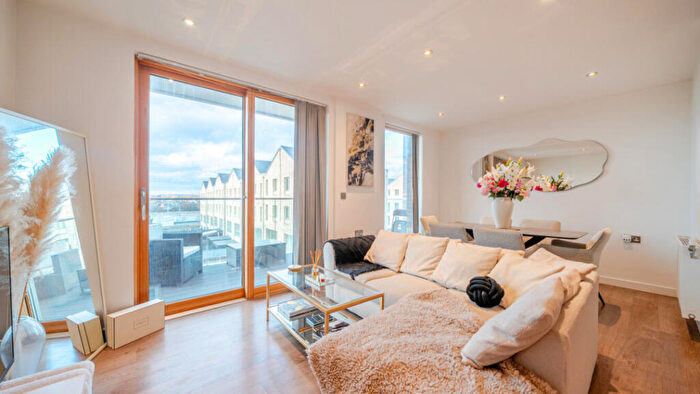 2 Bedroom Flat For Sale In Rhodes Mansions, Barking, Barking, IG11