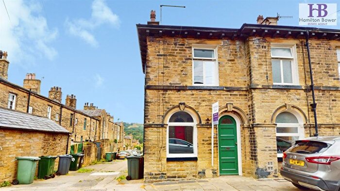 1 Bedroom Cottage For Sale In Titus Street, Saltaire, Bradford, BD18