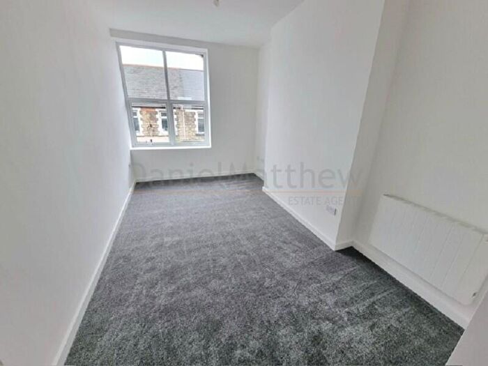 3 Bedroom Flat To Rent In High Street, Barry, The Vale Of Glamorgan., CF62