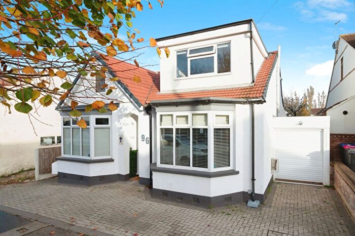 4 Bedroom Bungalow For Sale In Woodfield Park Drive, Leigh-On-Sea, Essex, SS9
