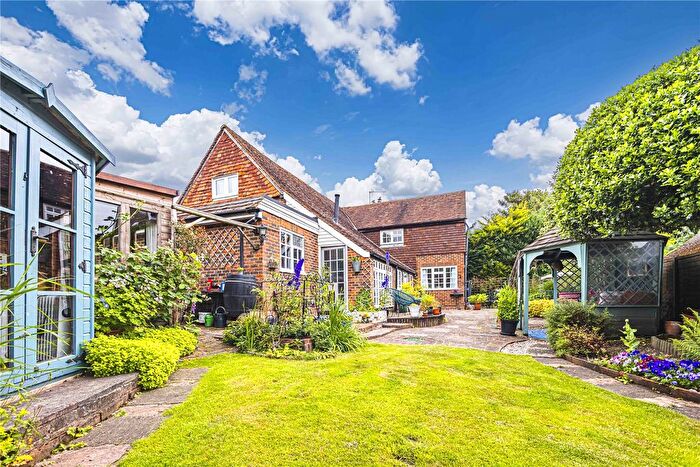 3 Bedroom Detached House For Sale In The Common, Kings Langley, Hertfordshire, WD4