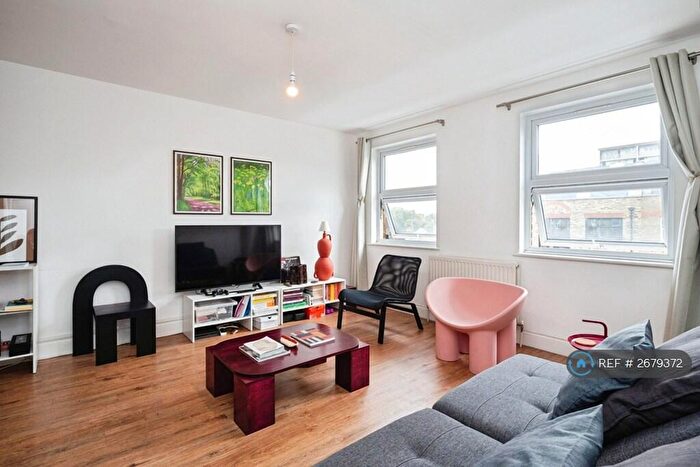1 Bedroom Flat To Rent In Bethnal Green Road, London, E2