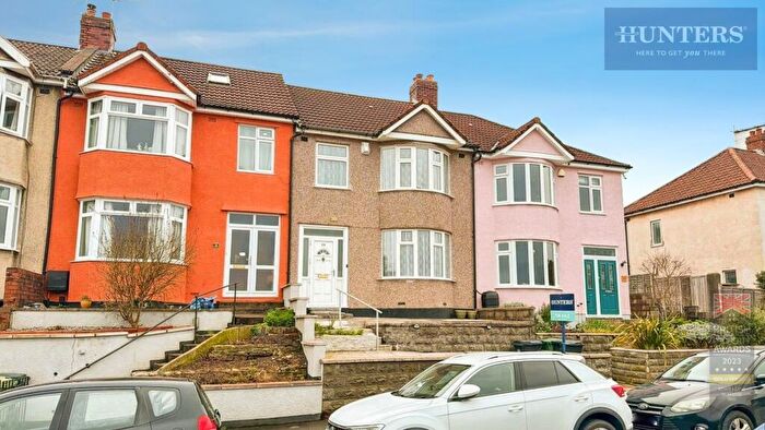 3 Bedroom Terraced House For Sale In Aylesbury Crescent, Bedminster, BS3