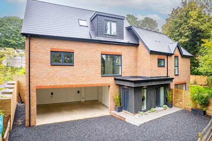 2 Bedroom Property For Sale In The Gardens, Church Hill, CR3