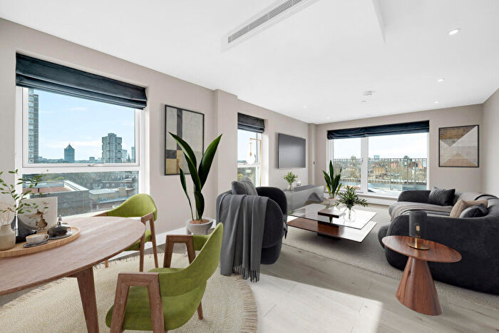 2 Bedroom Apartment For Sale In Penthouse Apt Hyde Apartments, Battersea, SW11