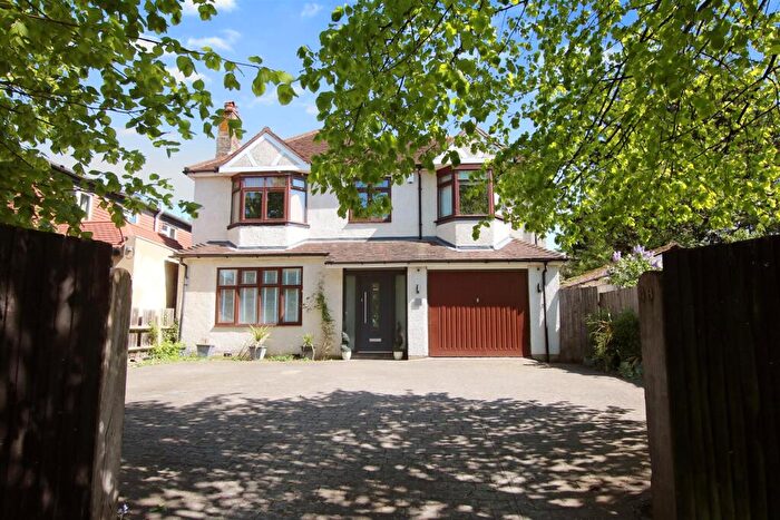 5 Bedroom Detached House For Sale In Kingston Road, Leatherhead, KT22