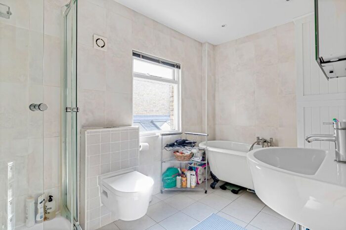 5 Bedroom End Of Terrace House To Rent In Halford Road, Richmond, TW10