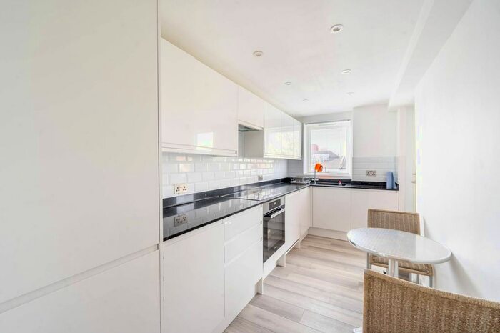 2 Bedroom Flat To Rent In Edith Terrace, Chelsea, London, SW10