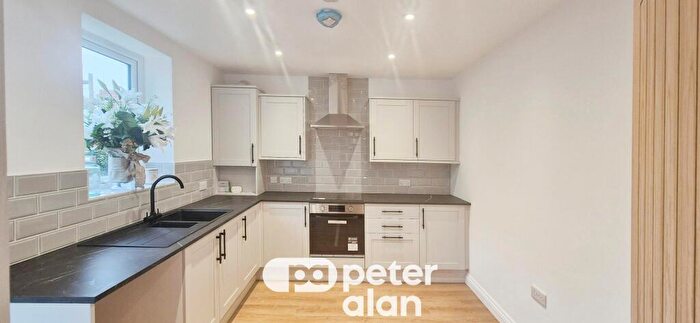 3 Bedroom House To Rent In New Road, Skewen, Neath, SA10