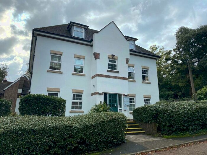 2 Bedroom Apartment To Rent In Linkfield Place, Batts Hill, Redhill, Surrey, RH1