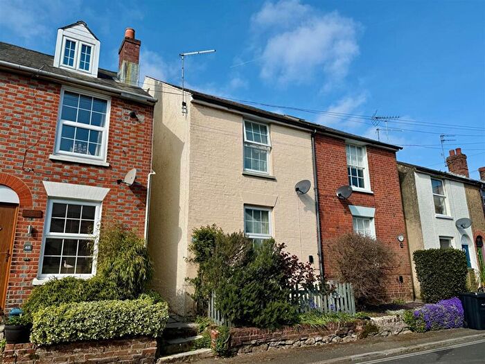 2 Bedroom Semi-Detached House For Sale In St. Andrews Street, Cowes, PO31