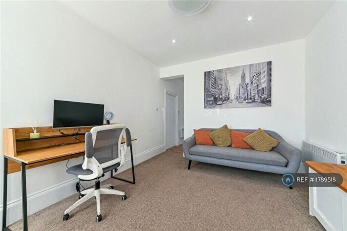 1 Bedroom Flat To Rent In High Street, Beckenham, BR3