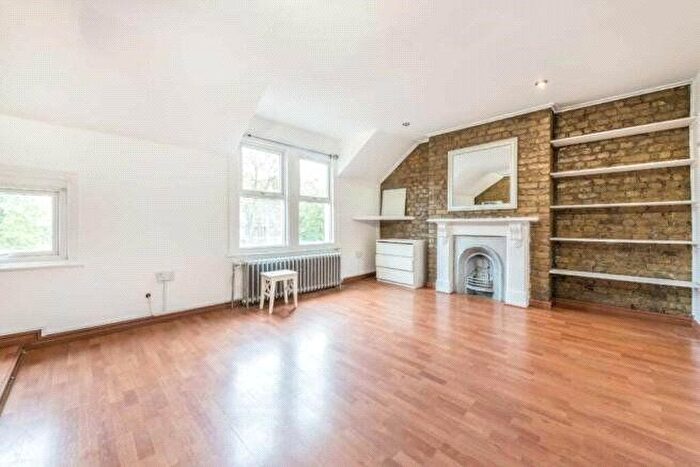 1 Bedroom Flat To Rent In Poynders Road, London, SW4