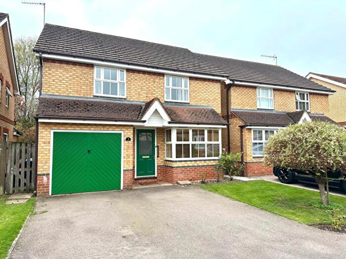 3 Bedroom Detached House For Sale In Hadland Close, Bovingdon, HP3
