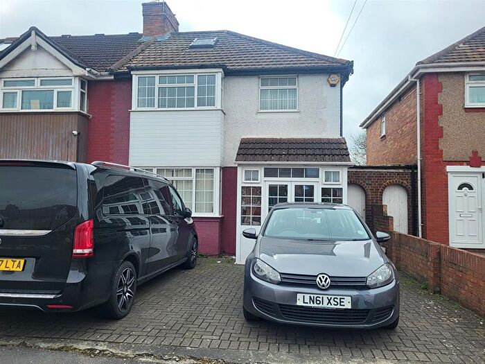3 Bedroom Semi-Detached House To Rent In Berwick Avenue, Hayes, UB4
