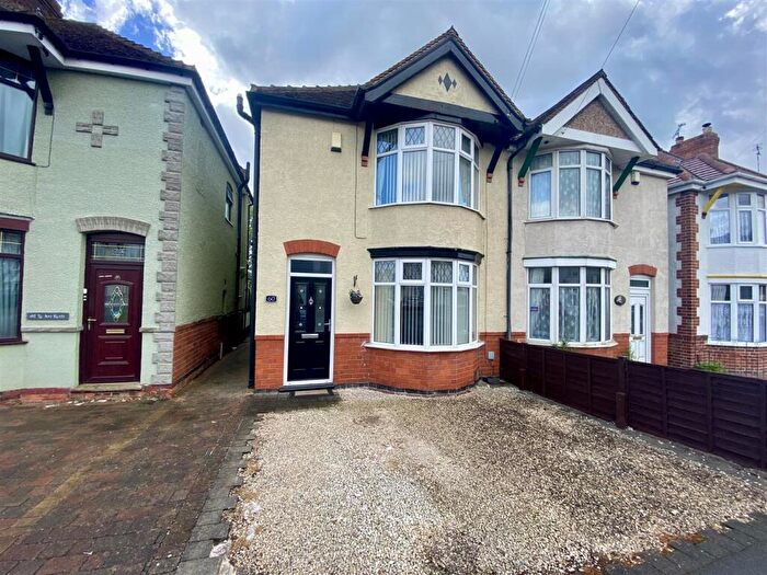 3 Bedroom Semi-Detached House For Sale In Strathmore Road, Hinckley, LE10