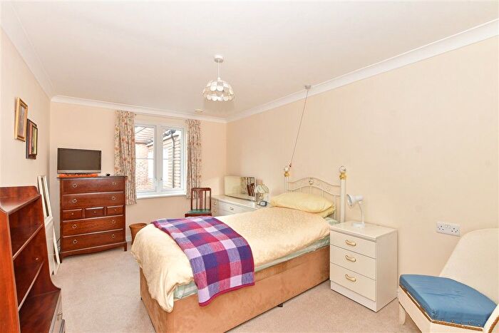 1 Bedroom Flat For Sale In Grange Road, Uckfield, East Sussex, TN22