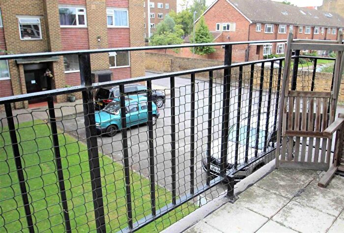 2 Bedroom Property To Rent In Queens Gate Gardens, London, SW15