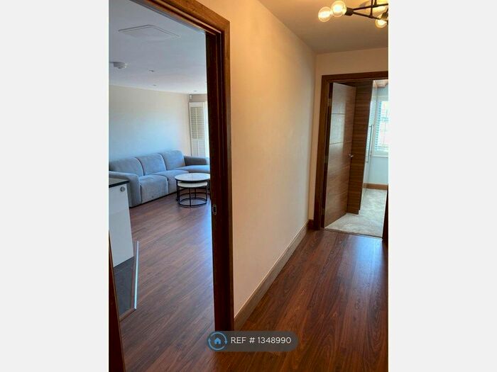 1 Bedroom Flat To Rent In Abridge Road, Chigwell, IG7